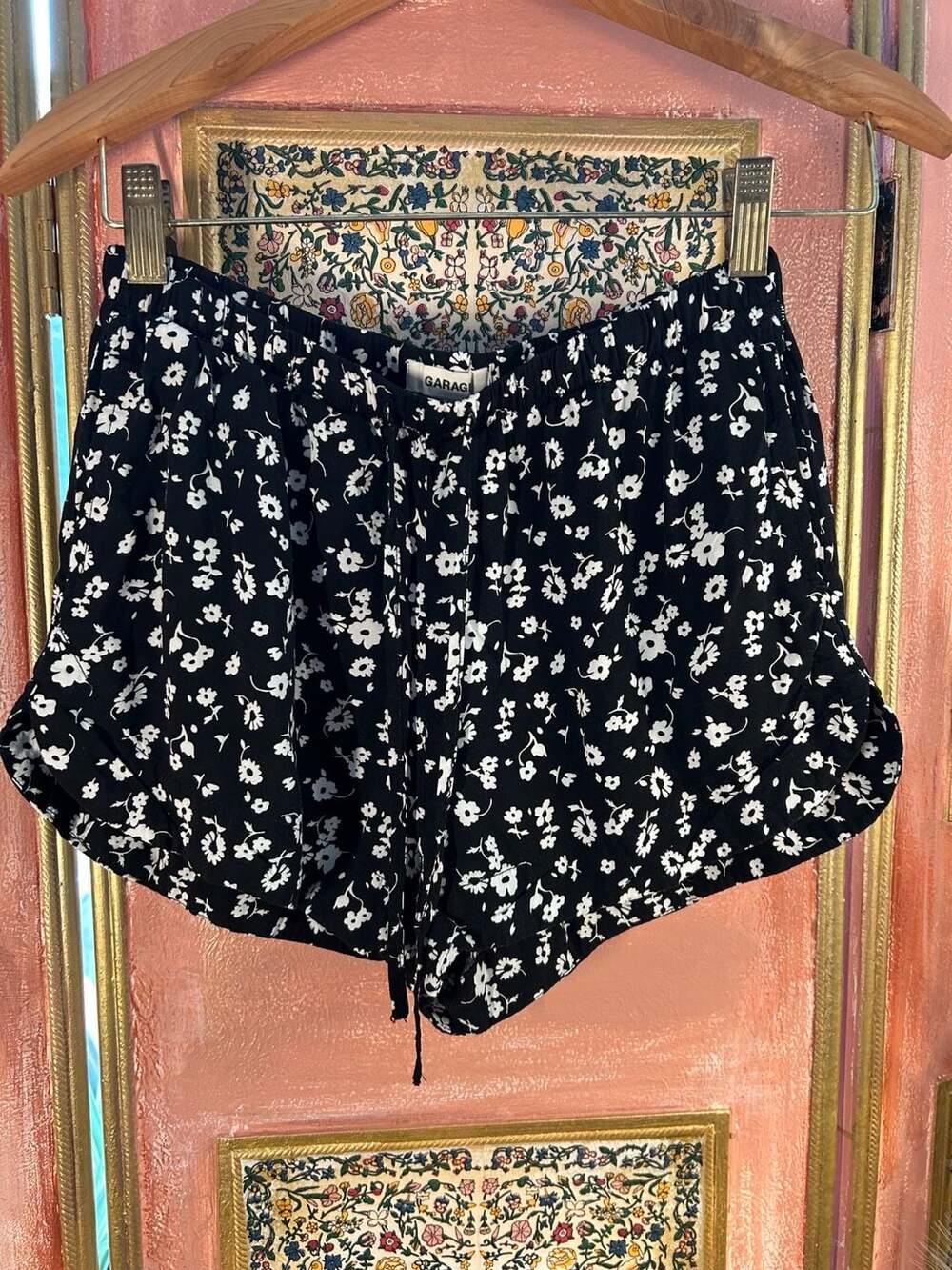 Garage Floral Print Drawstring Shorts Size TP/XS Black White